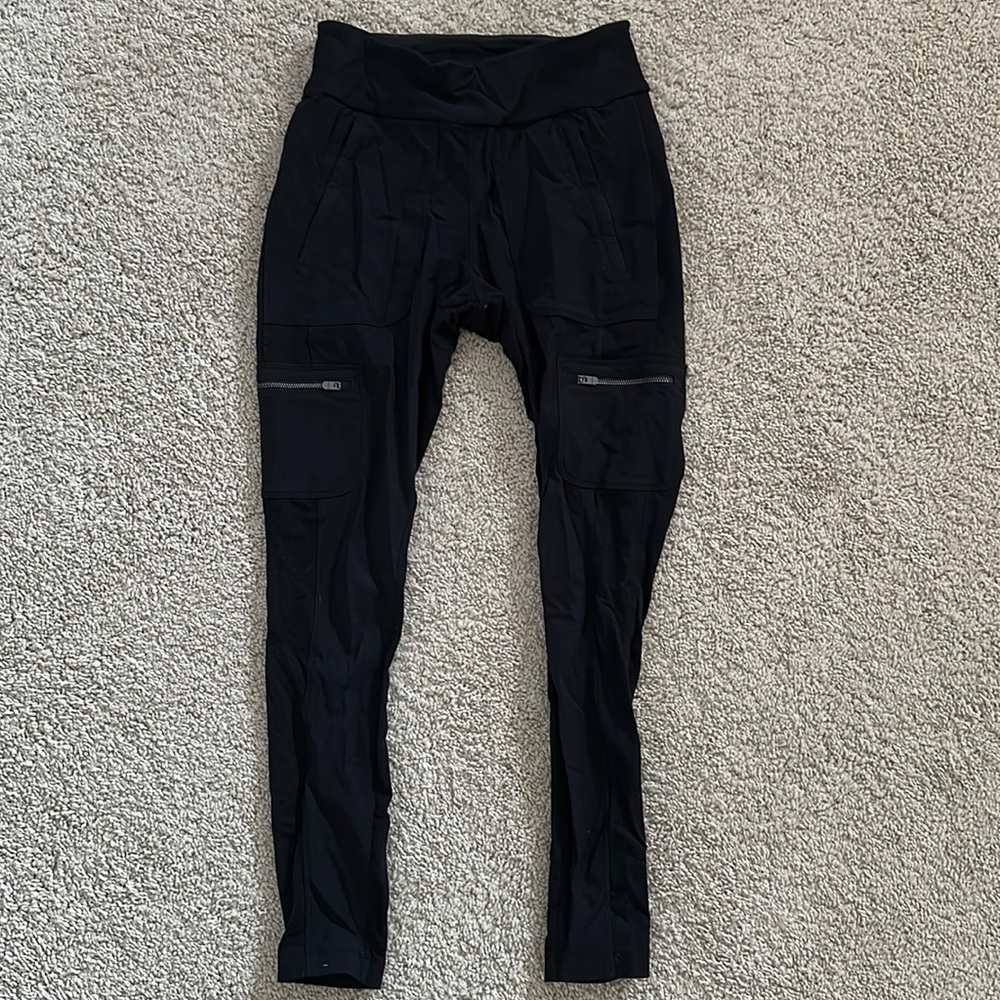 Athleta legging with cargo style zipper pockets